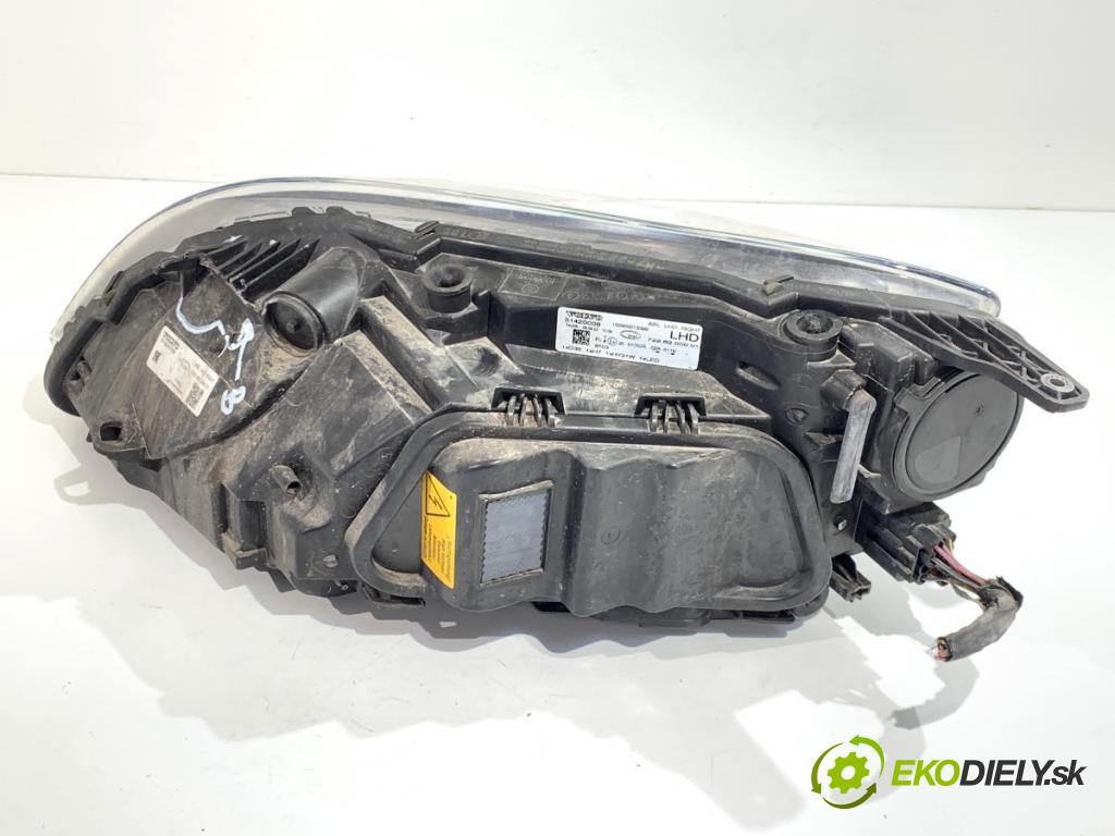 VOLVO V40 liftback 2014 110 kW D3 1984 Svetlomet pravy predný 31420008