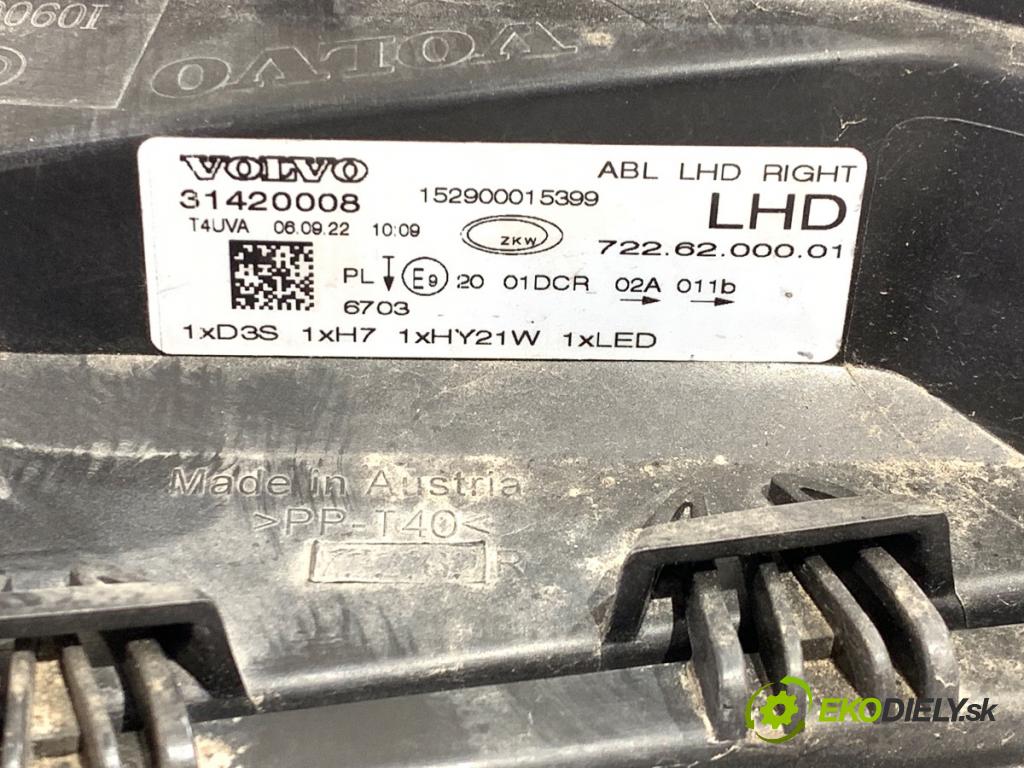 VOLVO V40 liftback 2014 110 kW D3 1984 Svetlomet pravy predný 31420008