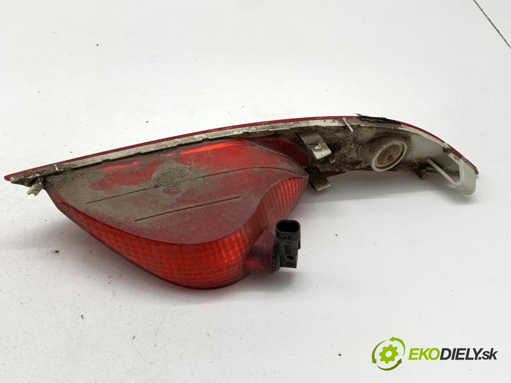VOLVO V40 liftback 2014 110 kW D3 1984 světlo nárazníka pravý zadní část 31395550