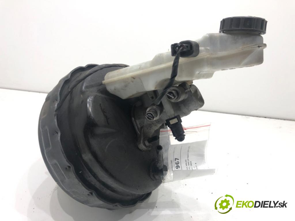 VOLVO V40 liftback 2014 110 kW D3 1984 Posilovač bŕzd P31362925