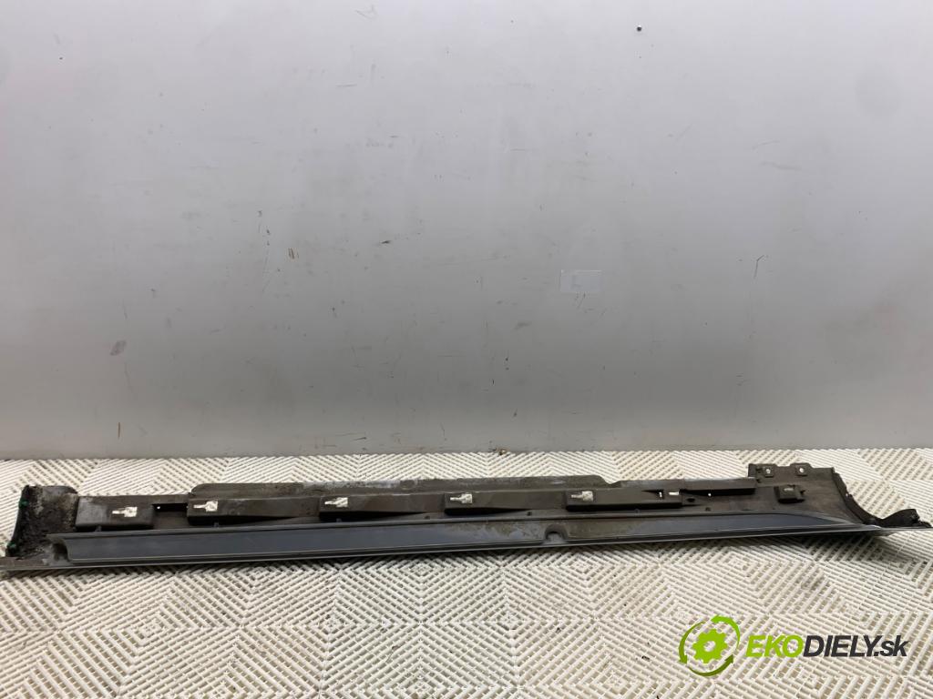 VOLVO V40 liftback 2014 110 kW D3 1984 lišta prahová levý