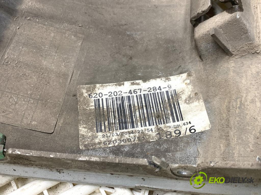 VOLVO V40 liftback 2014 110 kW D3 1984 lišta prahová levý
