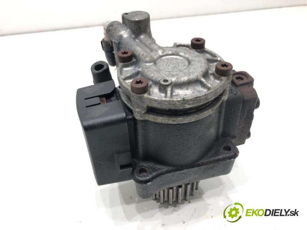 VW TOURAN nadwozie wielkoprzestrzenne (MPV) 2014 77 kW 1.6 TDI 1598 pumpa vstřikovací 03L130755AL (Vstřikovací čerpadlo)