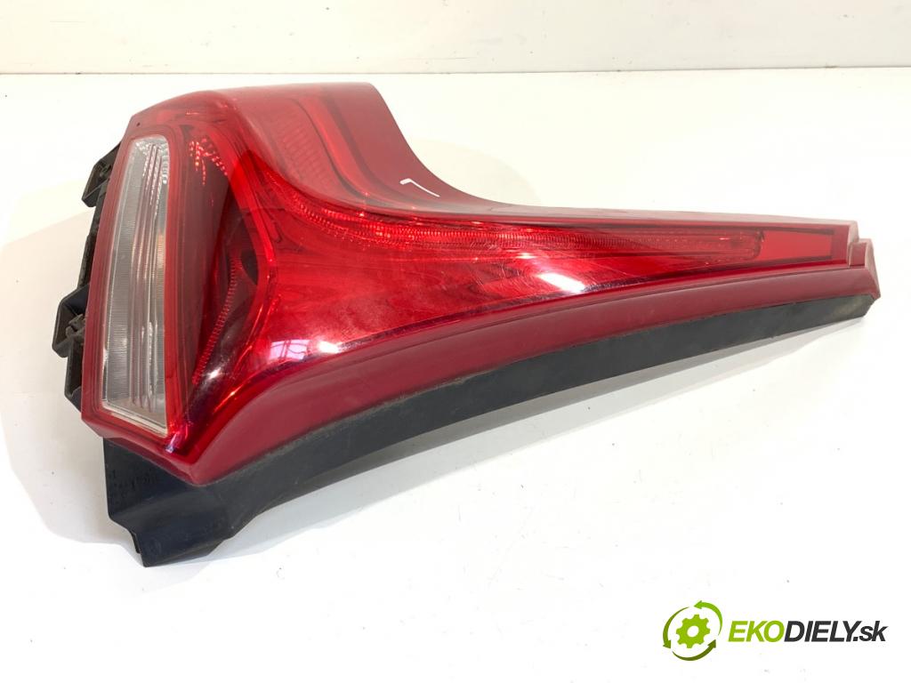 VOLVO V40 liftback 2014 110 kW D3 1984 světlo levý zadní část 31395844