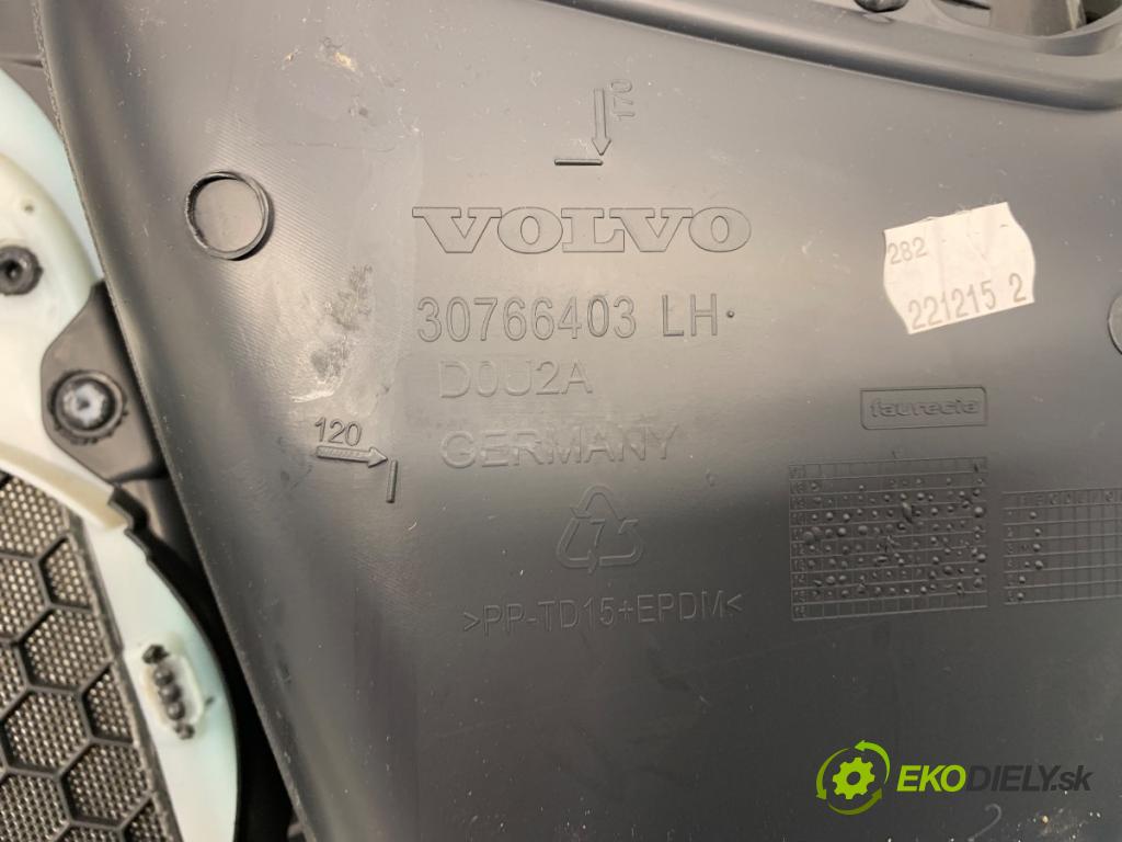 VOLVO XC60 I SUV 2016 140 kW D4 AWD 2400 ča dveře levý zadní část