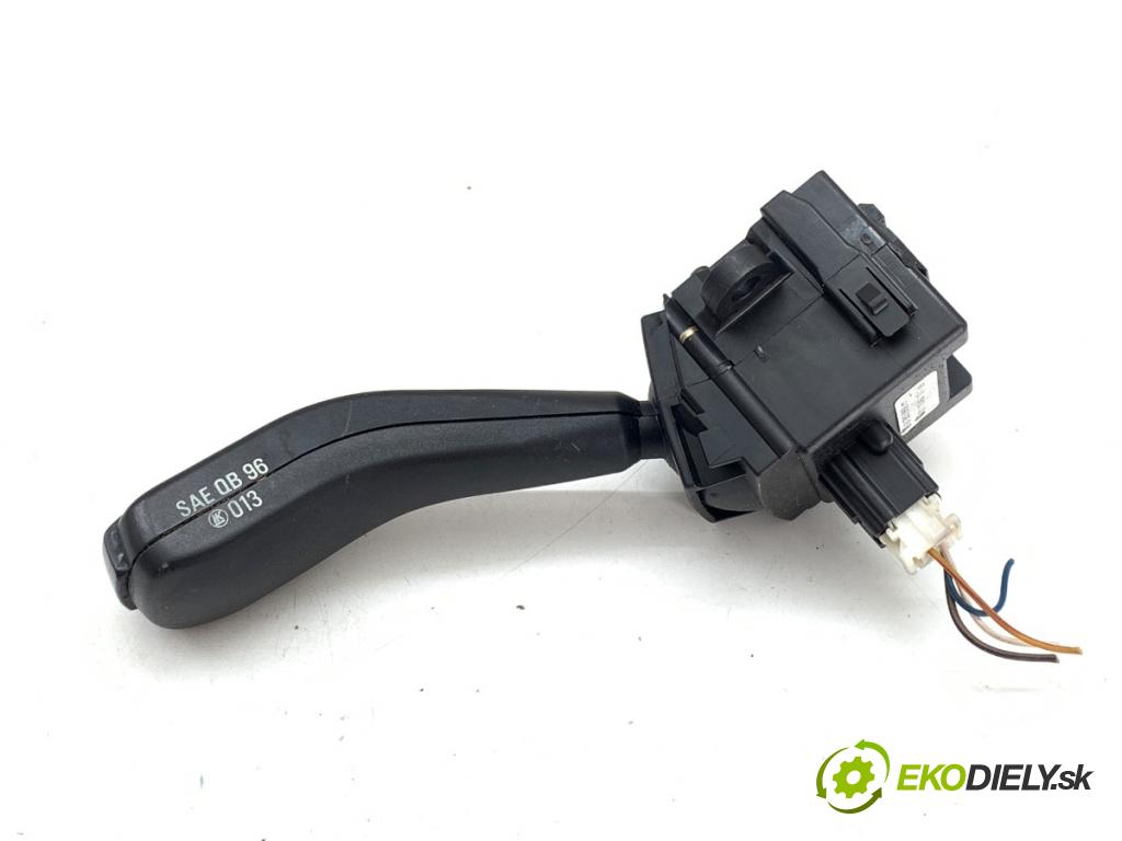 BMW E46 sedan 2002 85 kW 318 d 1951 Prepínač smeroviek 8363668 (Prepínacie páčky pod volantom)