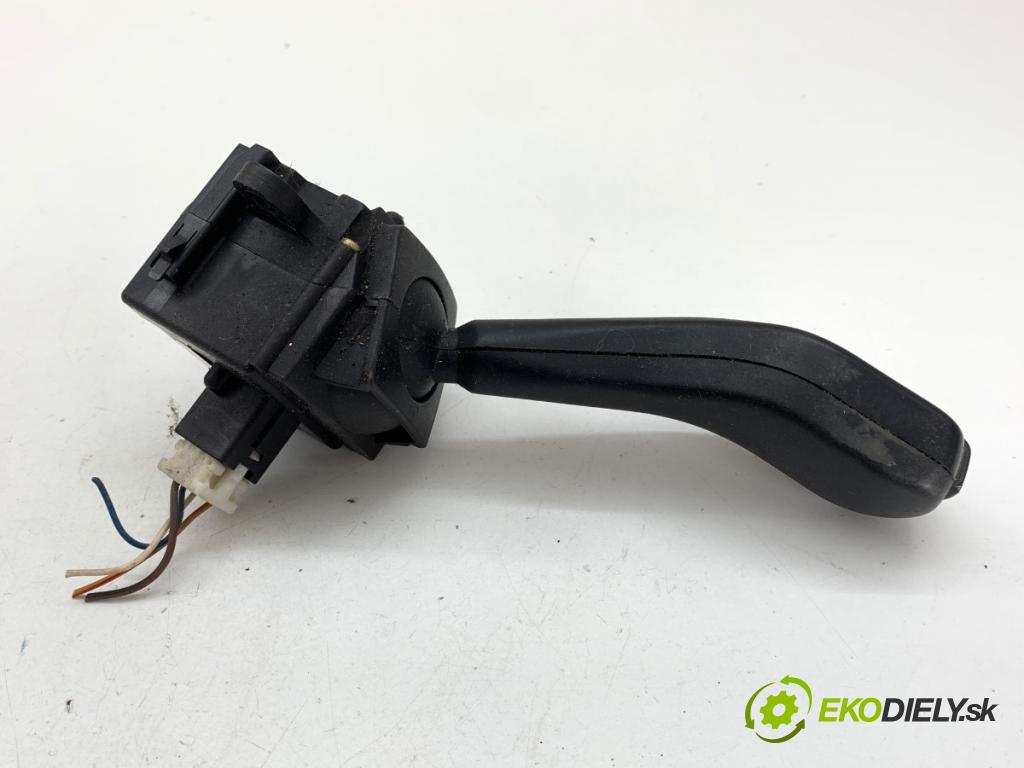 BMW E46 sedan 2002 85 kW 318 d 1951 Prepínač smeroviek 8363668 (Prepínacie páčky pod volantom)