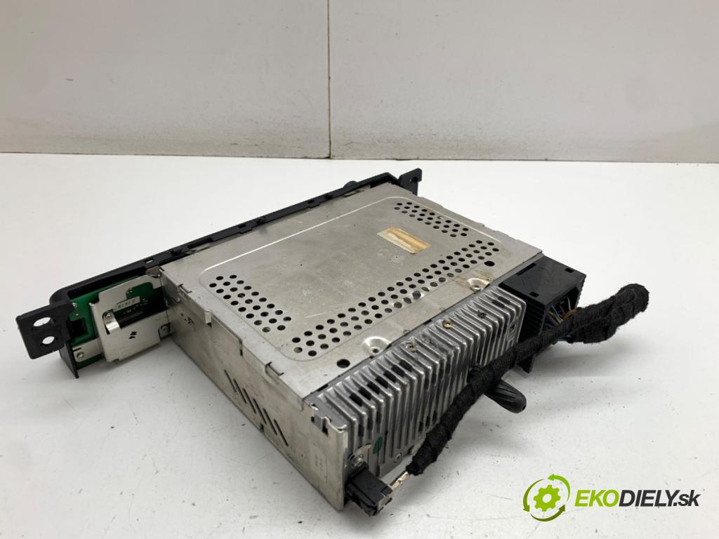 BMW E46 sedan 2002 85 kW 318 d 1951 RADIO  (Audio zariadenie)