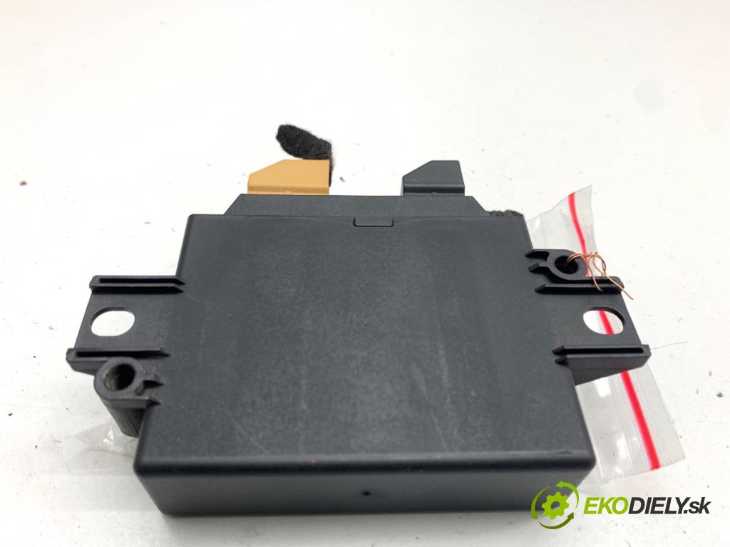 AUDI A3 8P liftback 2010 92 kW 1.4 TFSI 1390 Modul PDC 8P0919475G (Riadiaca jednotka ostatné)