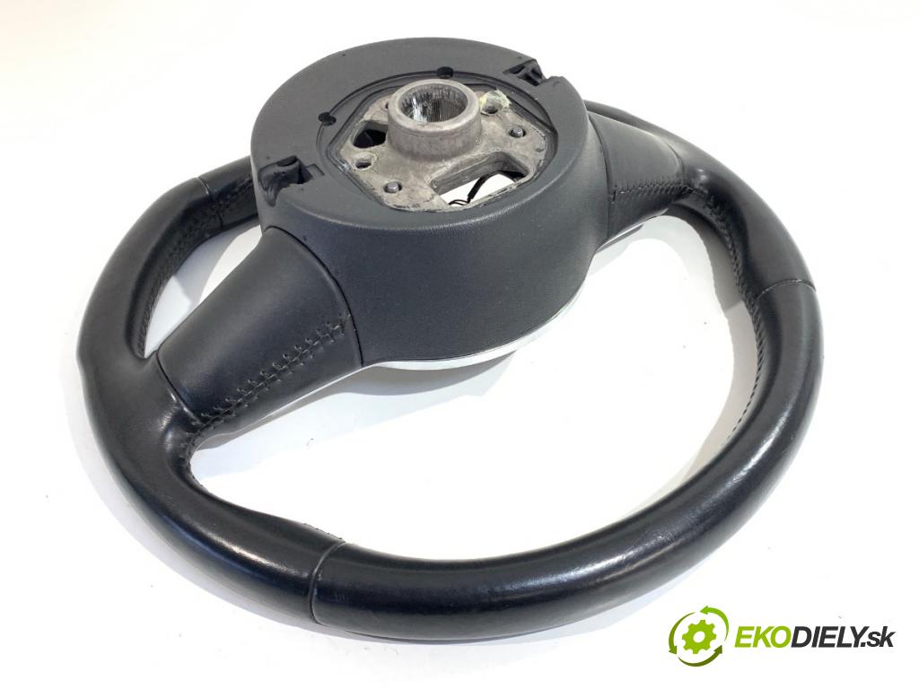 AUDI A3 8P liftback 2010 92 kW 1.4 TFSI 1390 Volant 8J0419091B (Volant)