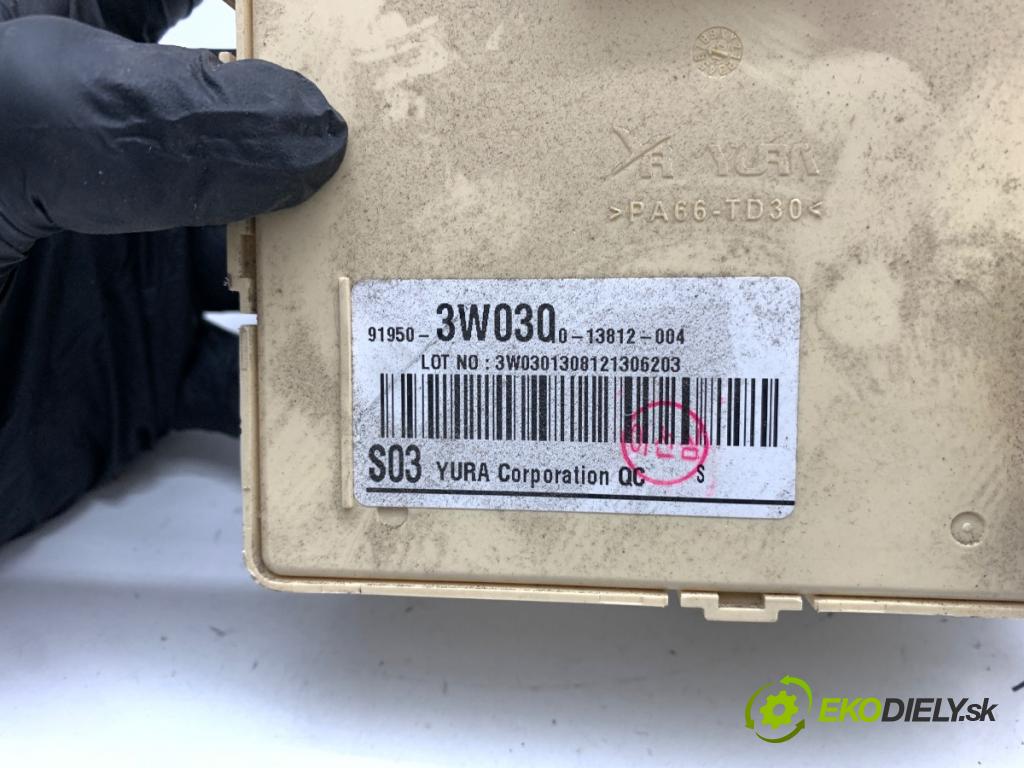 KIA SPORTAGE III SUV 2013 99 kW 1.6 GDI 1591 Modul BSI 91950-3W030 (Poistková skrinka)