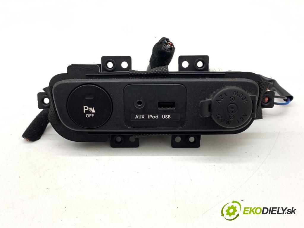 KIA SPORTAGE III SUV 2013 99 kW 1.6 GDI 1591 HNÍZDO: USB 96110-3W500