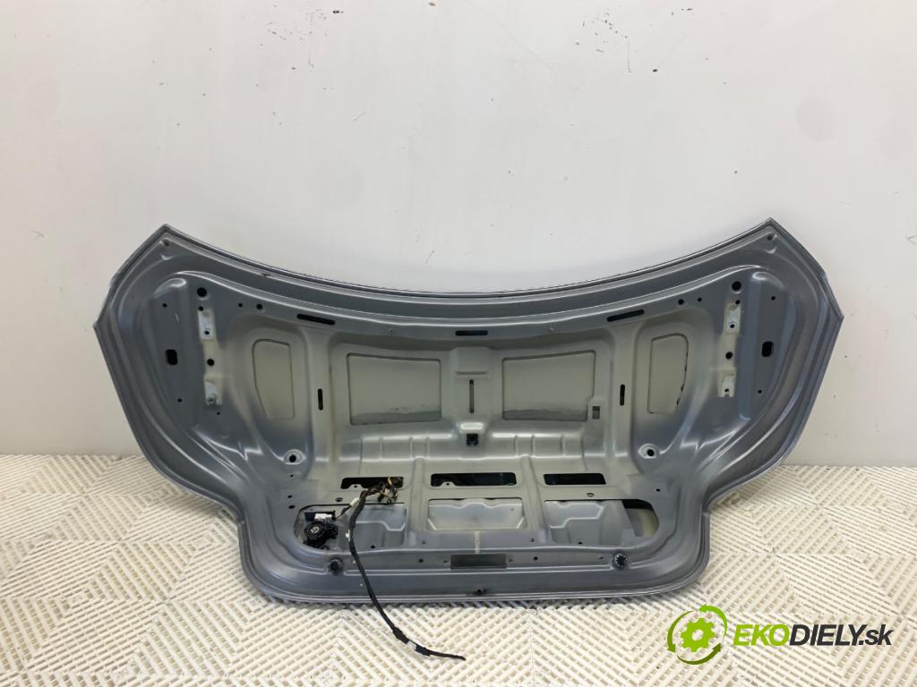 BMW E60 sedan 2005 160 kW 525 i 2996 kapota zad
