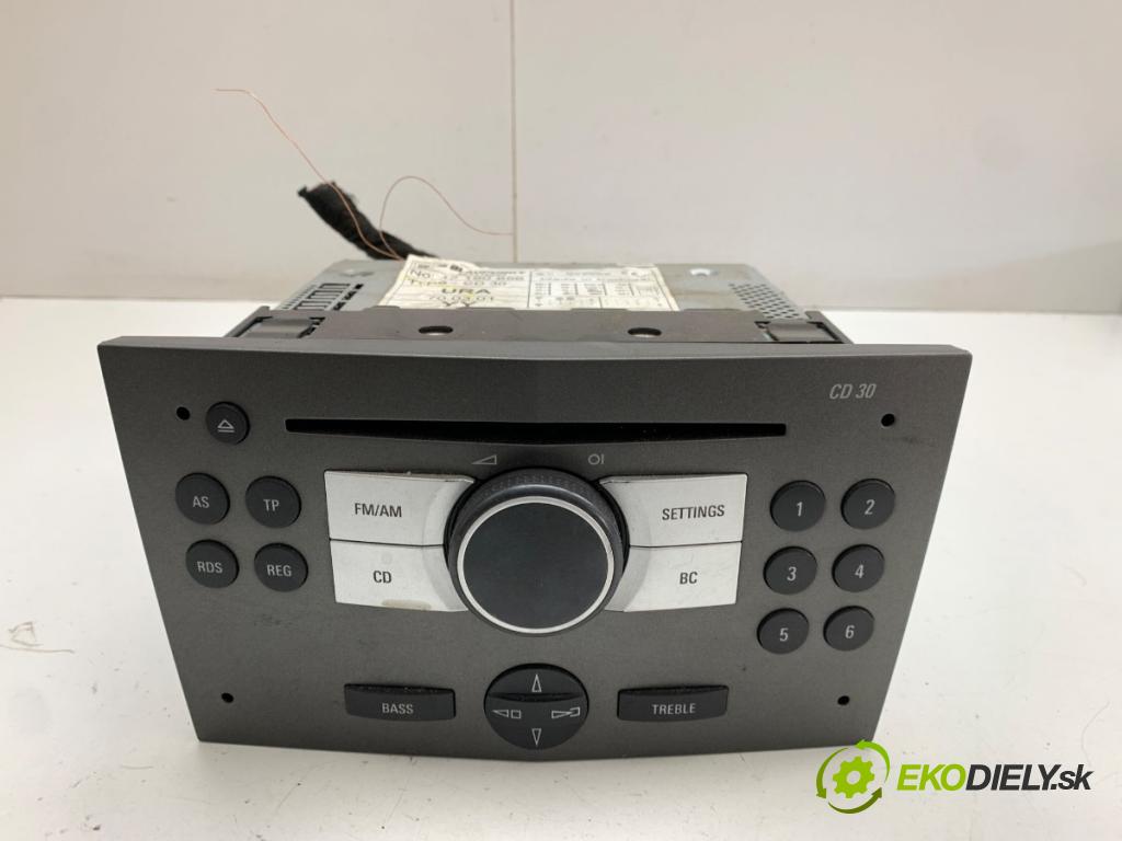 OPEL ASTRA H liftback 2005 77 kW 1.6 (L48) 1598 RADIO 13190856 (Audio zariadenie)