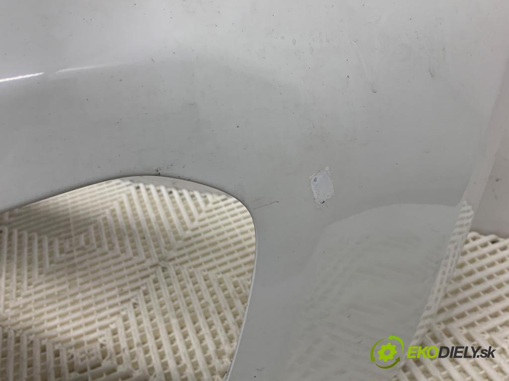 KIA RIO III liftback 2012 80 kW 1.4 CVVT 1396 nárazník přední část  (Klika dveří ostatní)