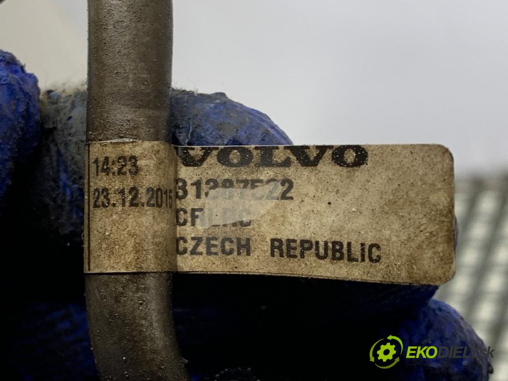 VOLVO XC60 I SUV 2016 140 kW D4 AWD 2400 hadica servočerpadlo 31387522 (Rúrka servočerpadla)