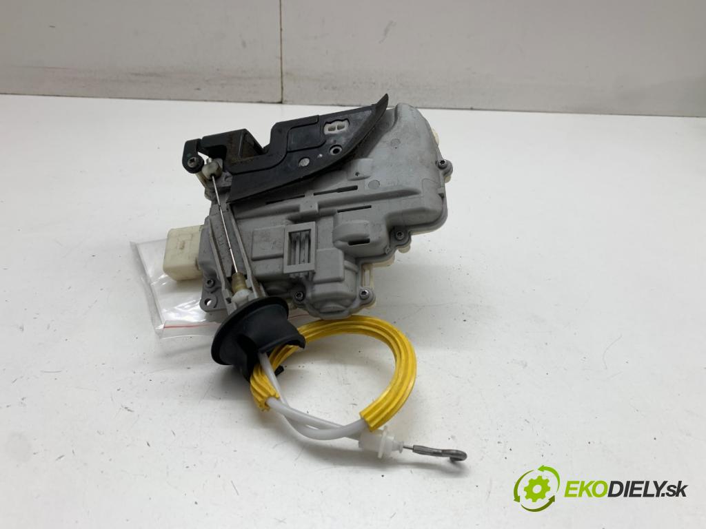AUDI A3 8P liftback 2010 92 kW 1.4 TFSI 1390 zámok Dvere ľavy predný 4F1837015E