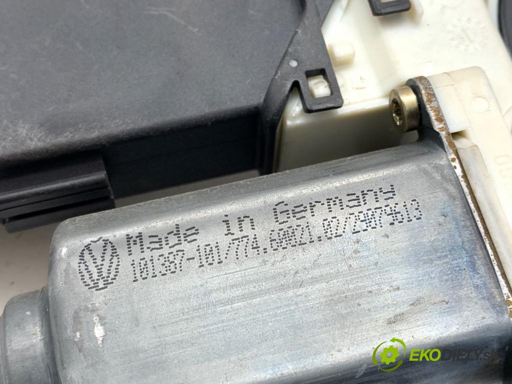 VW GOLF IV liftback 1999 81 kW 1.9 TDI 1896 motor sťahovaní okna levý přední část 1J1959801C