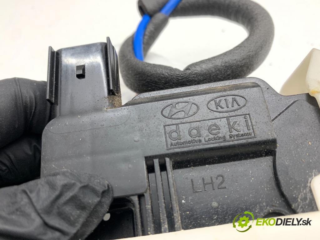 KIA RIO III liftback 2012 80 kW 1.4 CVVT 1396 zámok dveře levý zadní část