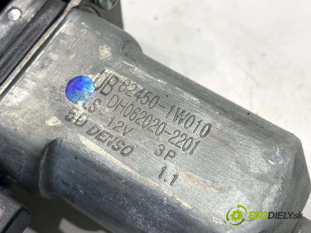 KIA RIO III liftback 2012 80 kW 1.4 CVVT 1396 mechanismus okna levý přední část 82450-1W010