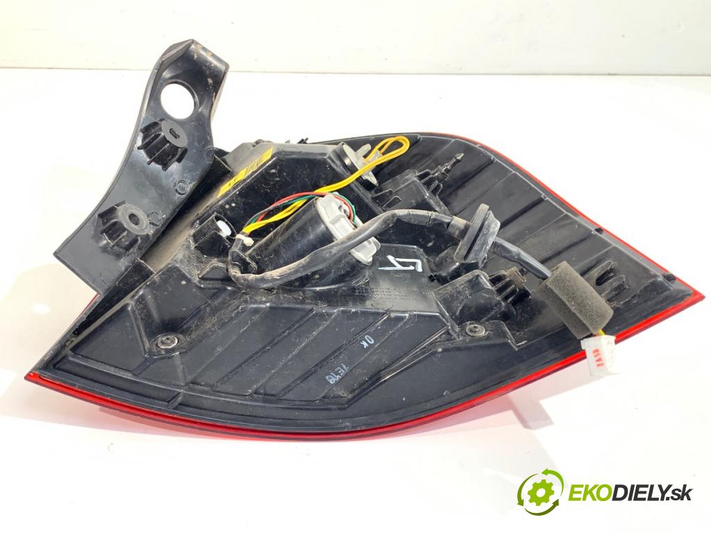 KIA RIO III liftback 2012 80 kW 1.4 CVVT 1396 světlo levý zadní část 92401-1W2