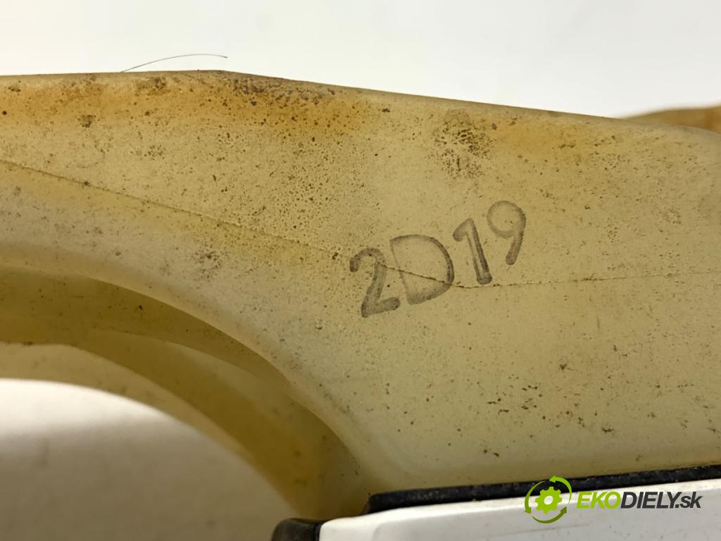 KIA RIO III liftback 2012 80 kW 1.4 CVVT 1396 Kľučka vonkajšia pravy zad