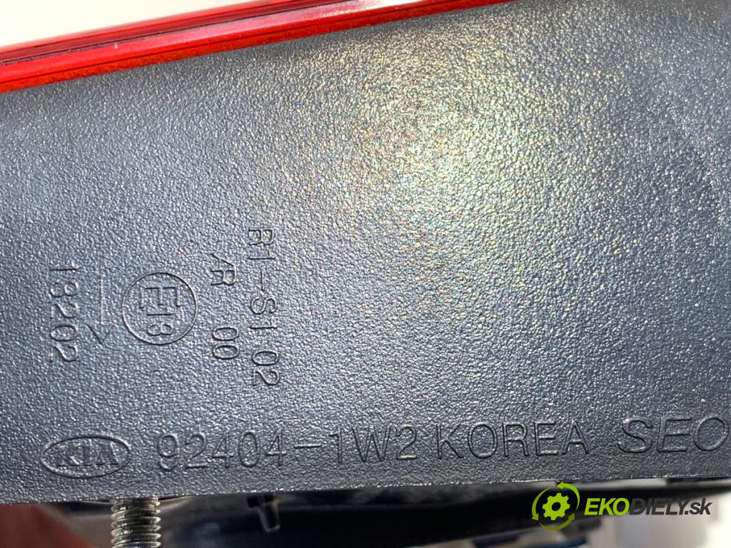 KIA RIO III liftback 2012 80 kW 1.4 CVVT 1396 světlo pravý zadní část vnitřní 92404-1W2