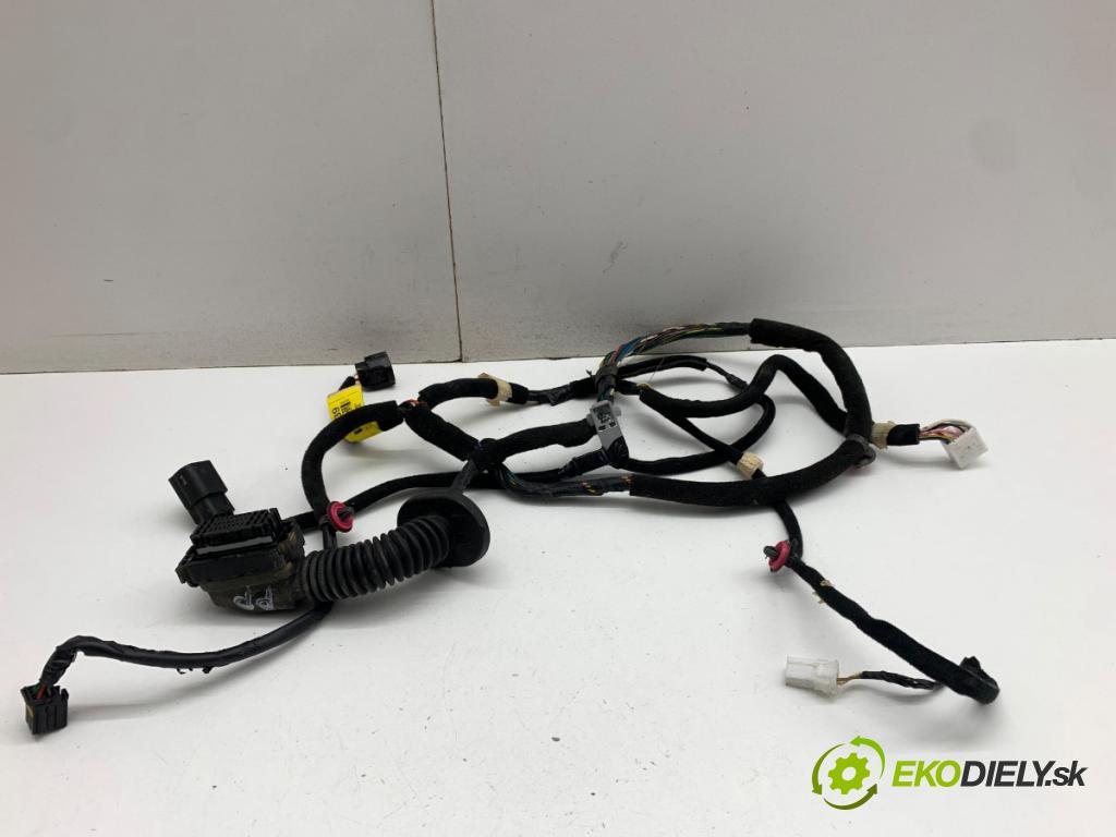 KIA RIO III liftback 2012 80 kW 1.4 CVVT 1396 Káblovačka Dvere predný pravy 91610-1W390