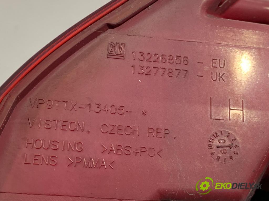 OPEL INSIGNIA A Kombi 2009 96 kW 2.0 CDTI (35) 1956 světlo levý zadní část 13226858