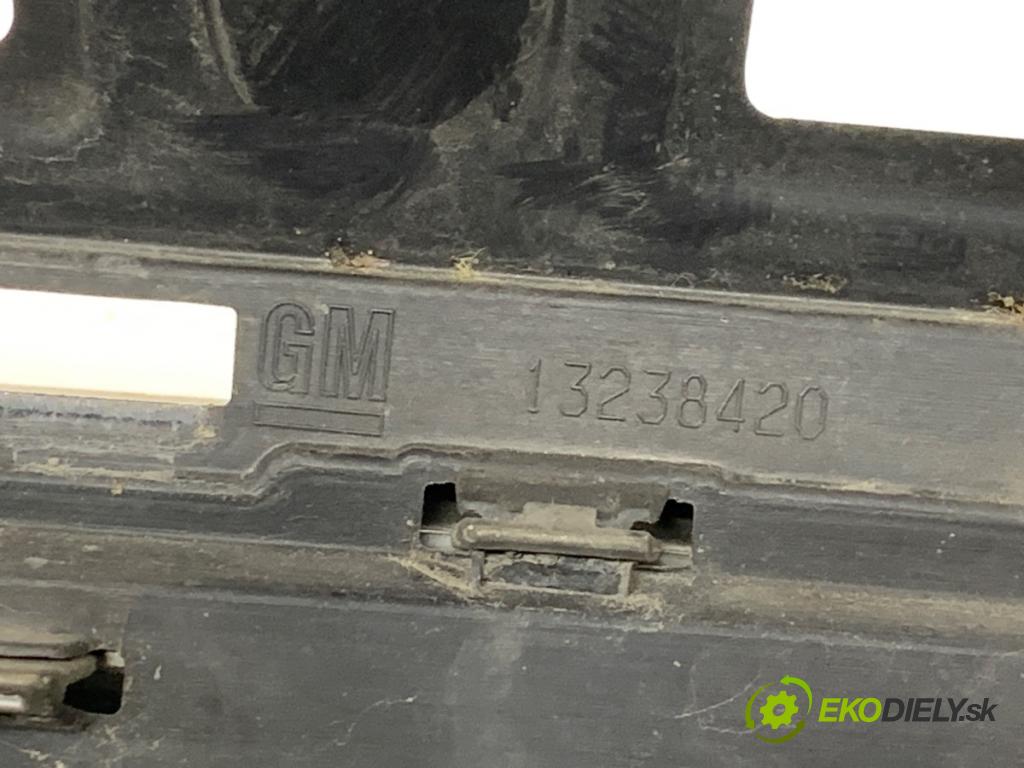OPEL INSIGNIA A Kombi 2009 96 kW 2.0 CDTI (35) 1956 Mriežka maska 13238420 (Mriežka predná (maska chladiča))