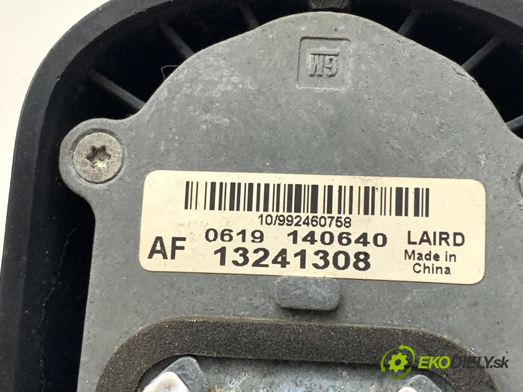 OPEL INSIGNIA A Kombi 2009 96 kW 2.0 CDTI (35) 1956 ANTENA 13241308