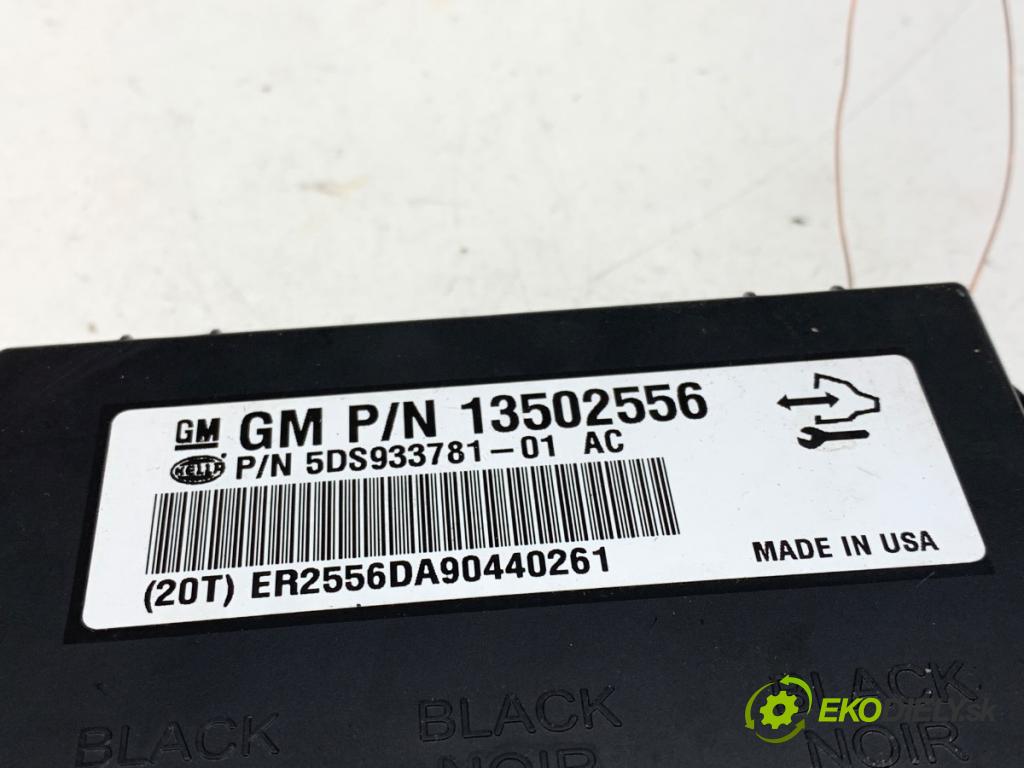 OPEL INSIGNIA A Kombi 2009 96 kW 2.0 CDTI (35) 1956 Modul sedačky 13502556