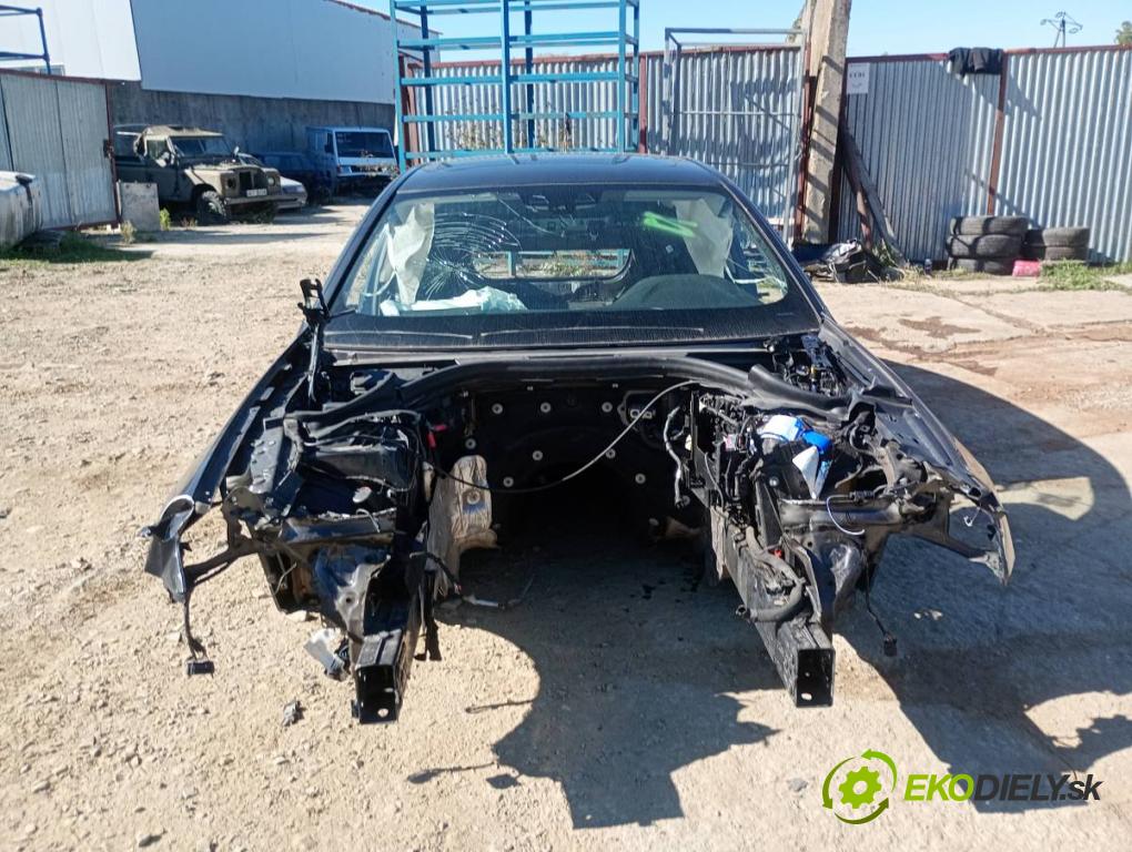 BMW G30 sedan 2018 140 kW 520 d Mild-Hybrid 1995 karoséria ČTVRŤÁK: Blatník prah strecha PODŁUŻNICA