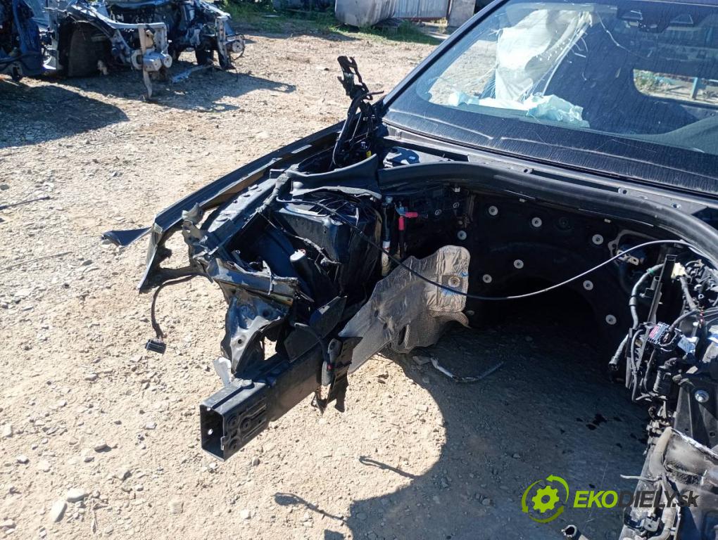 BMW G30 sedan 2018 140 kW 520 d Mild-Hybrid 1995 karoséria ČTVRŤÁK: Blatník prah strecha PODŁUŻNICA