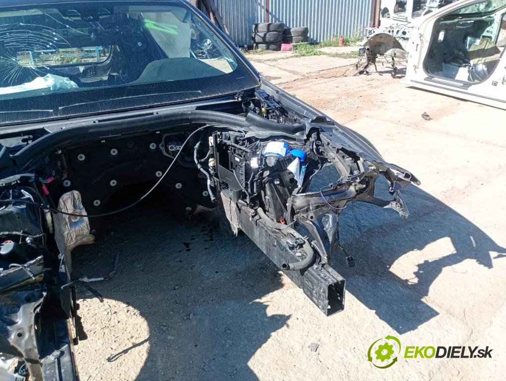 BMW G30 sedan 2018 140 kW 520 d Mild-Hybrid 1995 karoséria ČTVRŤÁK: Blatník prah strecha PODŁUŻNICA