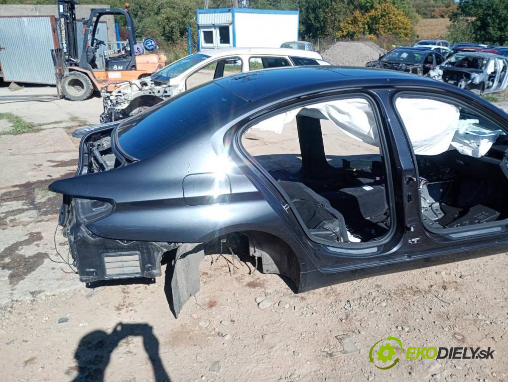 BMW G30 sedan 2018 140 kW 520 d Mild-Hybrid 1995 karoséria ČTVRŤÁK: Blatník prah strecha PODŁUŻNICA