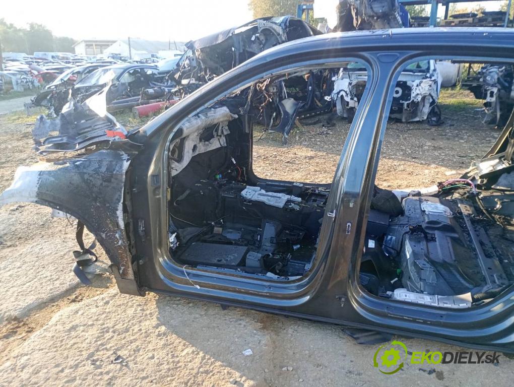 AUDI Q7 4M SUV 2021 170 kW 45 TDI Mild Hybrid quattro 2967 karoséria ČTVRŤÁK: Blatník prah strecha PODŁUŻNICA