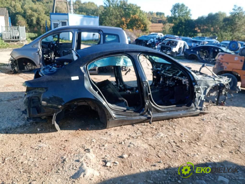 ALFA ROMEO GIULIA sedan 2016 147 kW 2.0 Super (952ABA25B) 1995 karoséria ČTVRŤÁK: Blatník prah strecha PODŁUŻNICA 
