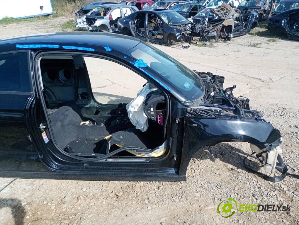 AUDI A1 8X liftback 2011 63 kW 1.2 TFSI 1197 karoséria ČTVRŤÁK: Blatník prah strecha PODŁUŻNICA