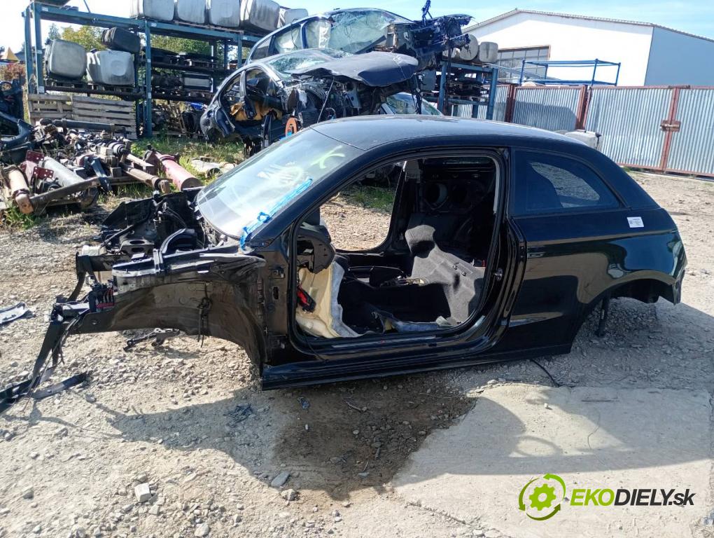 AUDI A1 8X liftback 2011 63 kW 1.2 TFSI 1197 karoséria ČTVRŤÁK: Blatník prah strecha PODŁUŻNICA