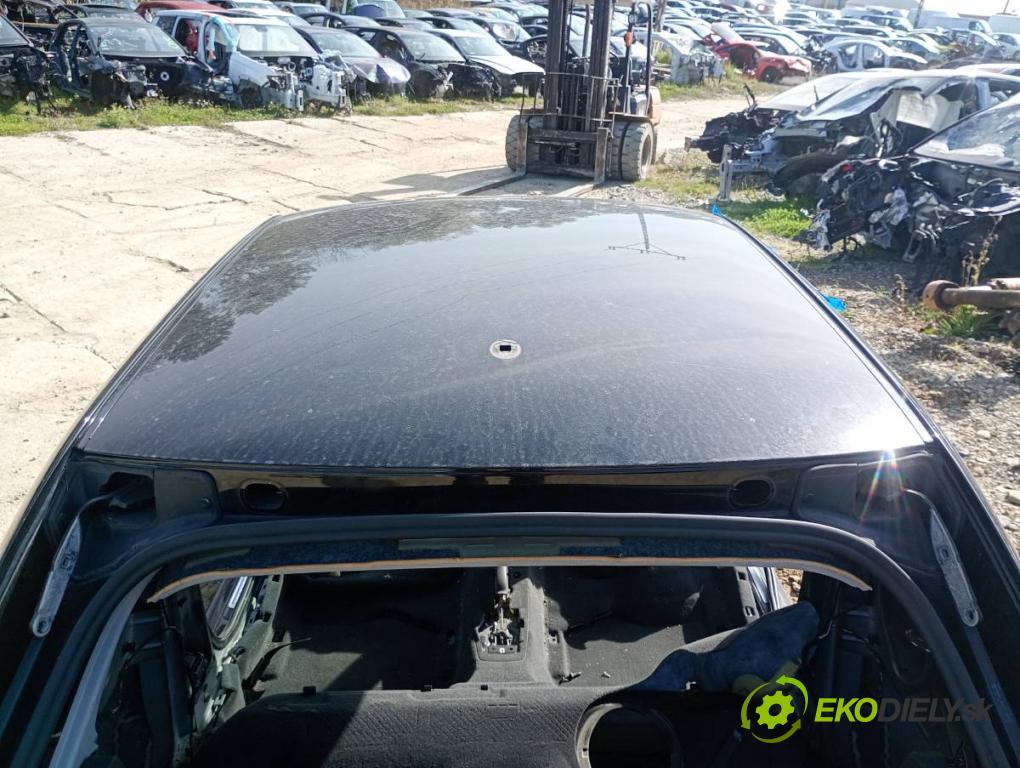 AUDI A1 8X liftback 2011 63 kW 1.2 TFSI 1197 karoséria ČTVRŤÁK: Blatník prah strecha PODŁUŻNICA