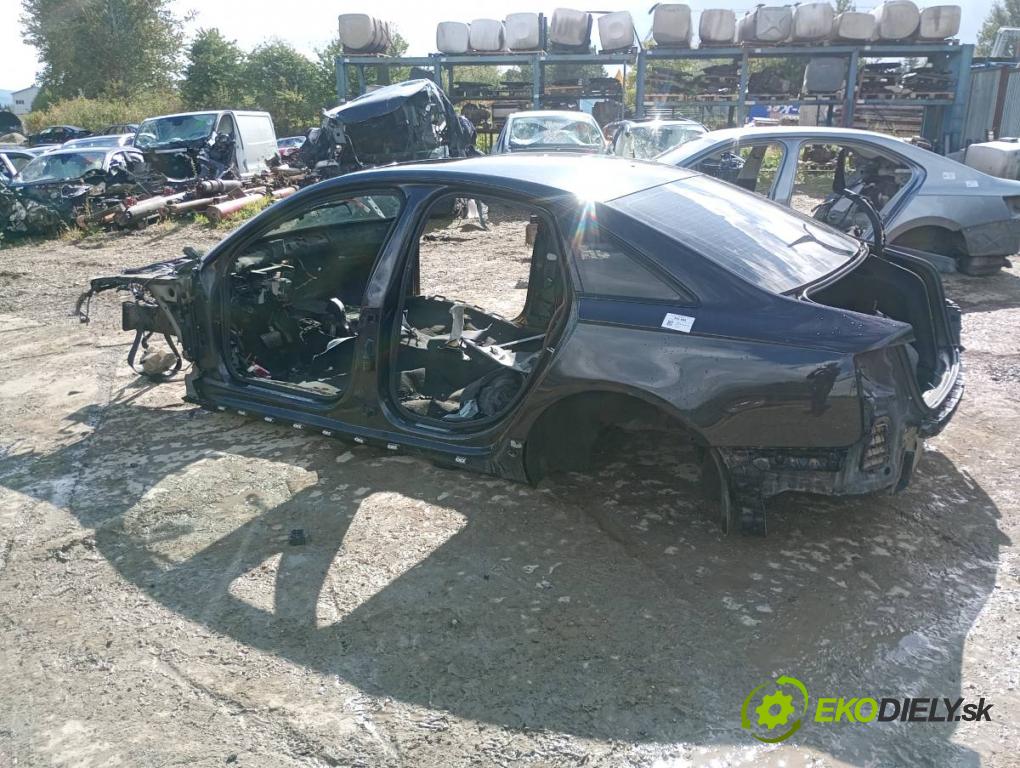 AUDI A6 C7 sedan 2015 110 kW 2.0 TDI 1968 karoséria ČTVRŤÁK: Blatník prah strecha PODŁUŻNICA 