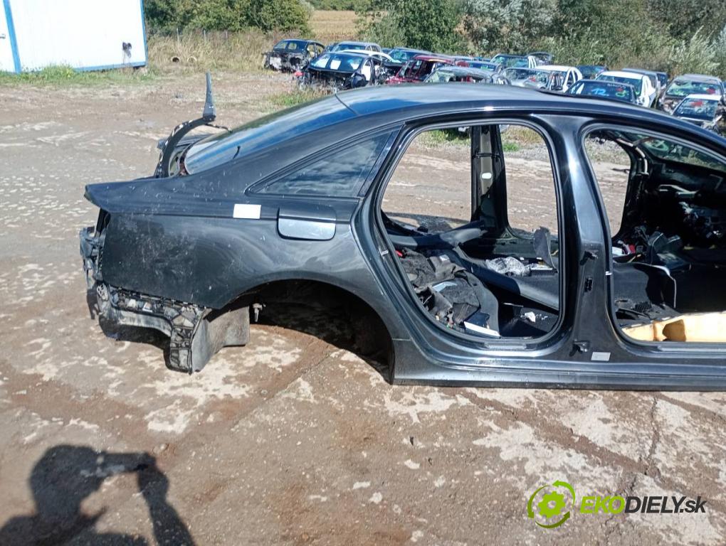 AUDI A6 C7 sedan 2015 110 kW 2.0 TDI 1968 karoséria ČTVRŤÁK: Blatník prah strecha PODŁUŻNICA