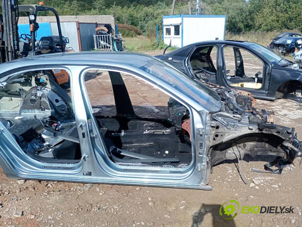 SKODA SUPERB III liftback 2017 132 kW 1.8 TSI 1798 karoséria ČTVRŤÁK: Blatník prah strecha PODŁUŻNICA