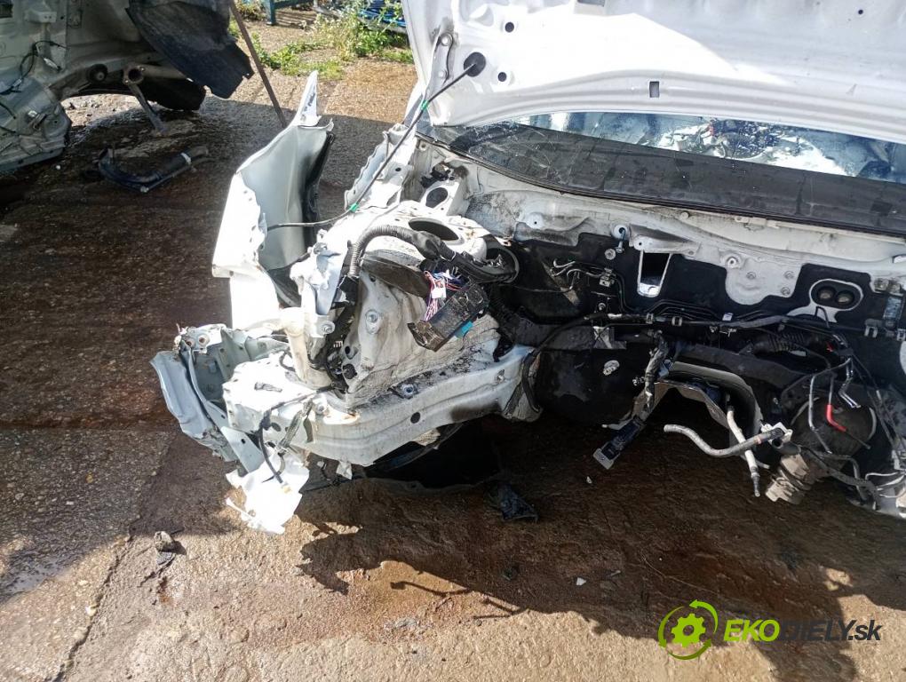 TOYOTA COROLLA E21 sedan 2020 72 kW 1.8 VVTi Hybrid (ZWE211, MZEA12) 1798 karoséria ČTVRŤÁK: Blatník prah strecha PODŁUŻNICA