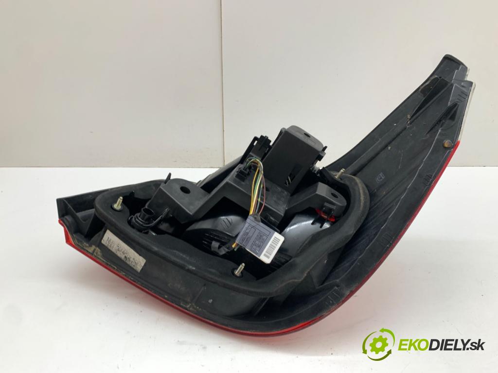 BMW E60 sedan 2005 160 kW 525 i 2996 Svetlo ľavy zad