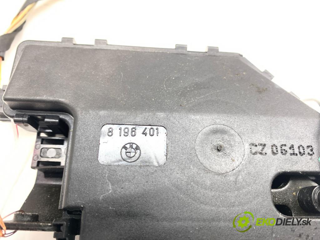 BMW E60 sedan 2005 160 kW 525 i 2996 zámok dverí zad 8196401