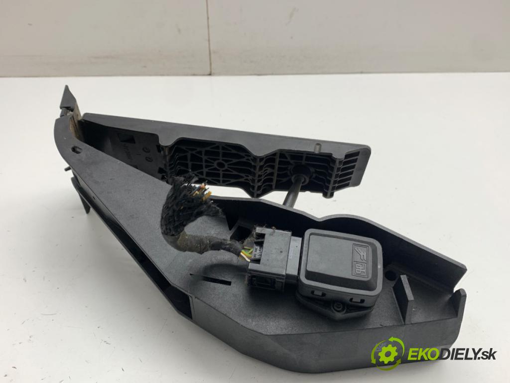 BMW E60 sedan 2005 160 kW 525 i 2996 potenciometr plynového pedálu 6766930 (Potenciometr plynového pedálu)