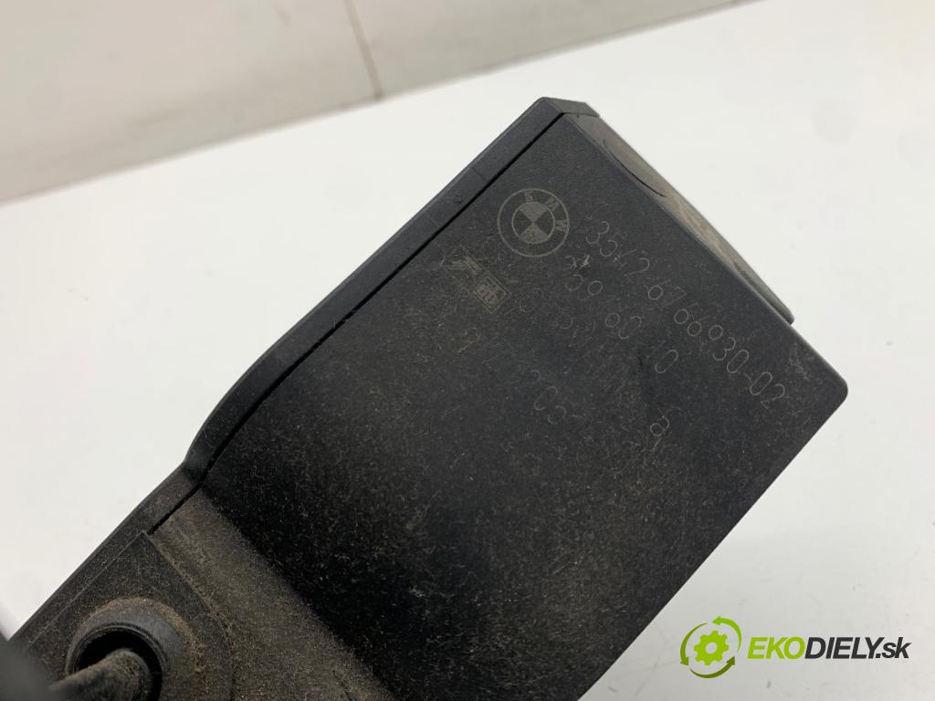 BMW E60 sedan 2005 160 kW 525 i 2996 potenciometr plynového pedálu 6766930 (Potenciometr plynového pedálu)