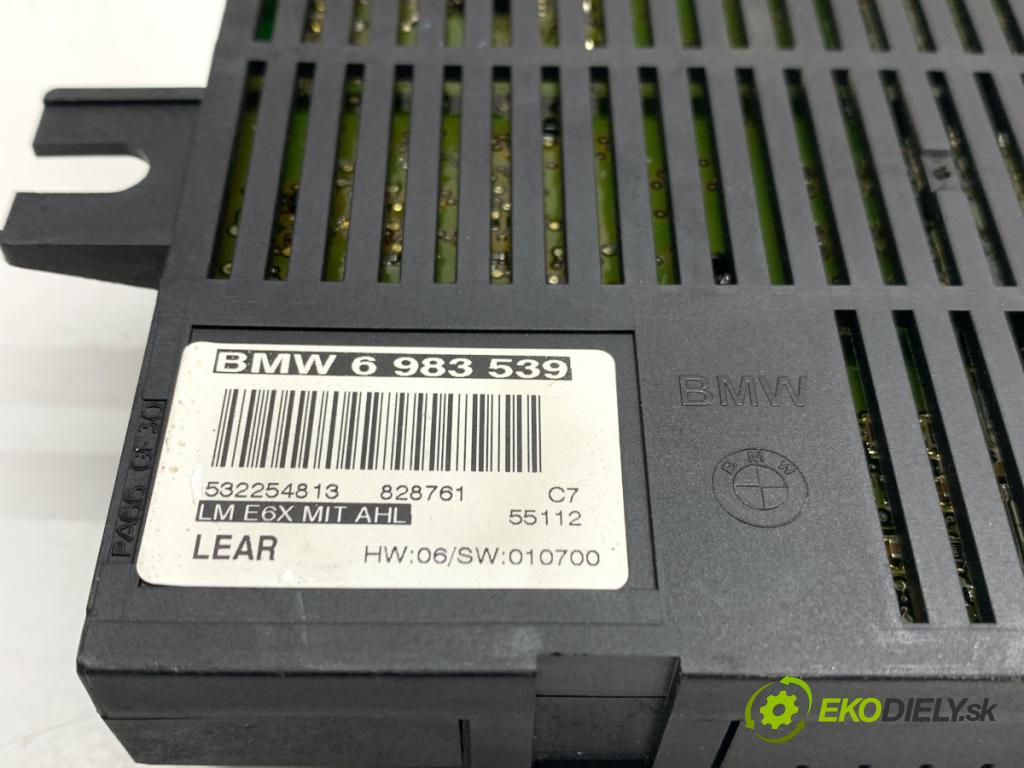 BMW E60 sedan 2005 160 kW 525 i 2996 Modul svetiel 6983539 (Riadiaca jednotka ostatné)